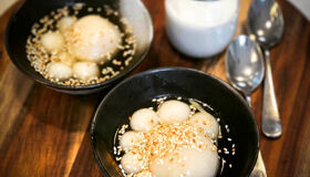 Savor Hue’s sweet sticky rice dumplings on a culinary tour
